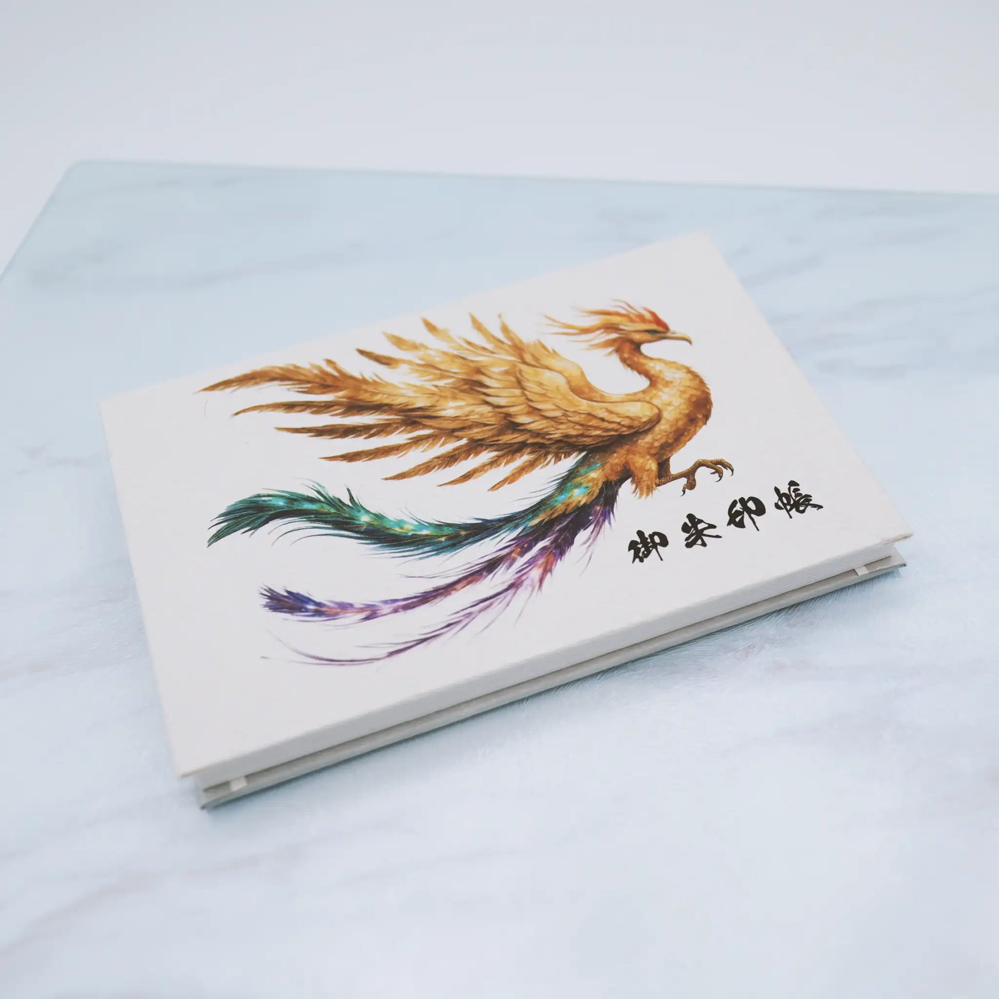 【横向き御朱印帳-鳳凰1】斜め上から全体を撮影した写真