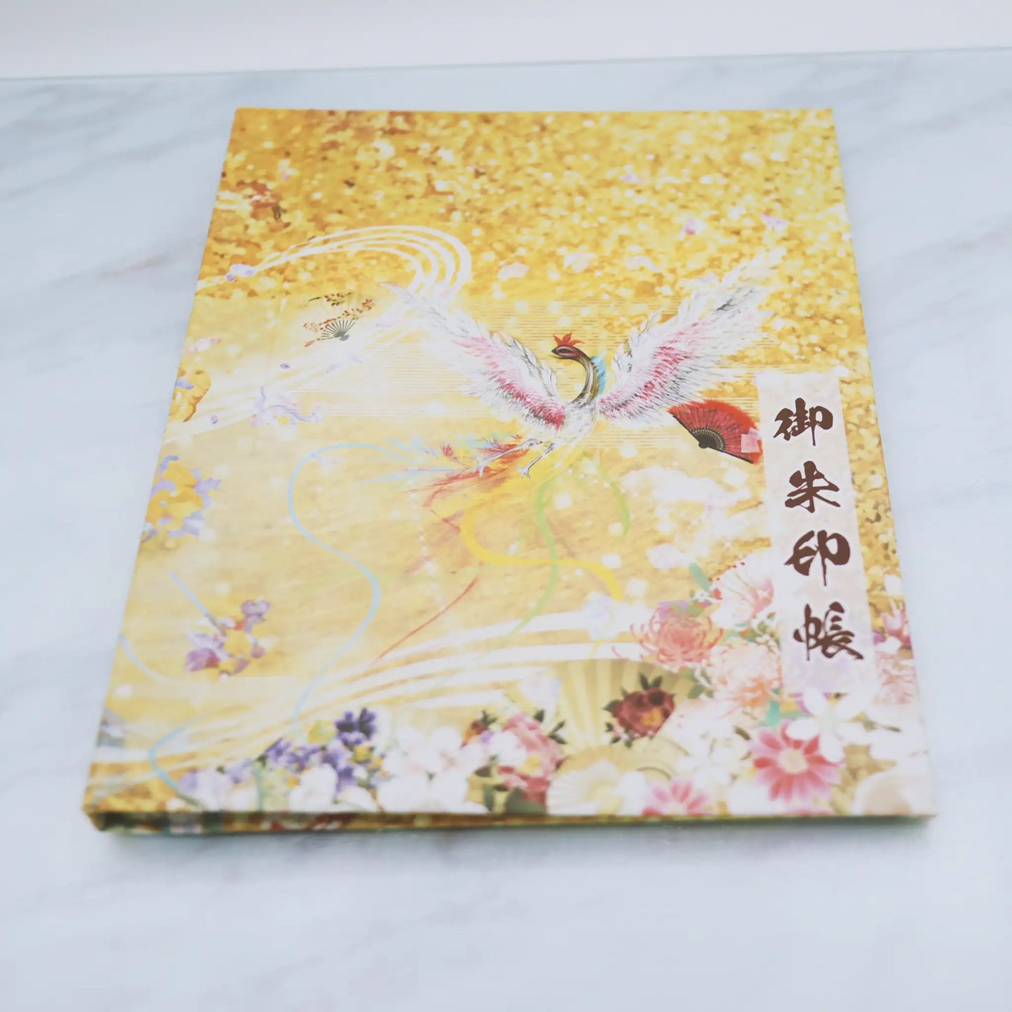 【和紙版-書き置き御朱印帳-鳳凰1】下から正面を煽るようなアングル写真